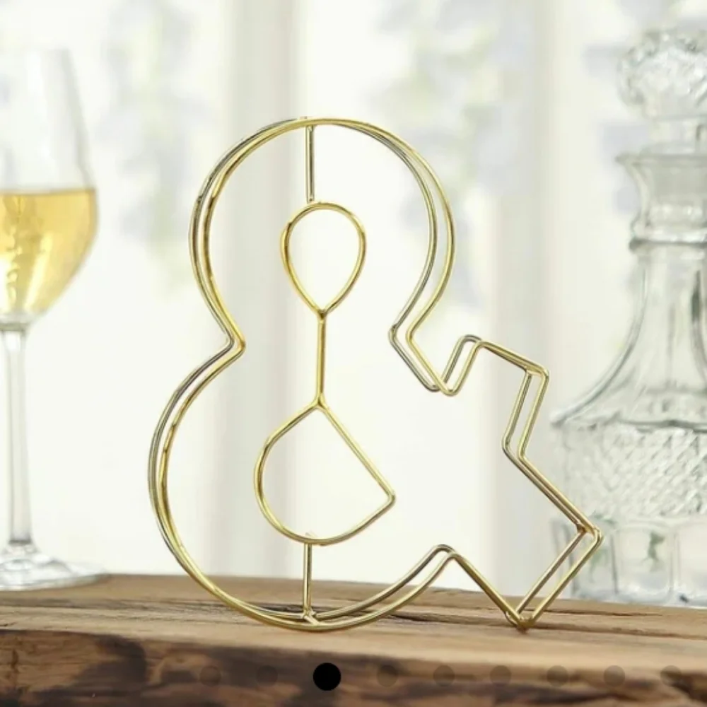 & gold letter